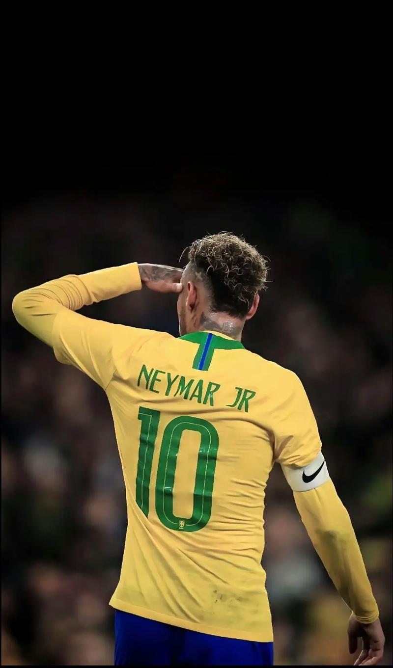 英超球员专访：凯恩谈状态与目标,