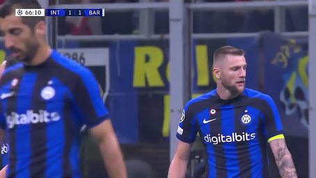 官方：由于场地积水严重，布莱克本vs谢周三比赛腰斩