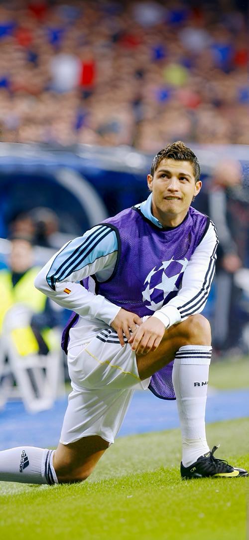 自称海牛翻译的用户：海牛不欠兰克尔-泽工资，还给他预支钱