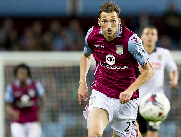 不在状态！奎因半场10中4拿到8分 有3失误4犯规（状态低迷！奎因半场10投4中仅得8分，3次失误+4次犯规）