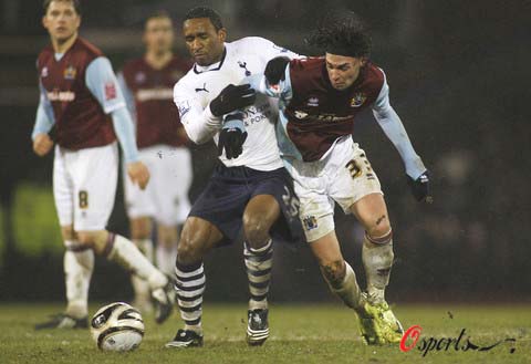 赶紧下课吧！科尔昏庸操作坑惨勇士，库里和巴特勒强烈反对战术（下课声四起！科尔昏招害惨勇士，库里与巴特勒强烈质疑战术）