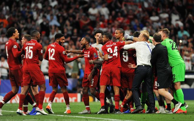 科罗拉多洛基队与王牌三垒手诺兰·阿里纳多签下巨约