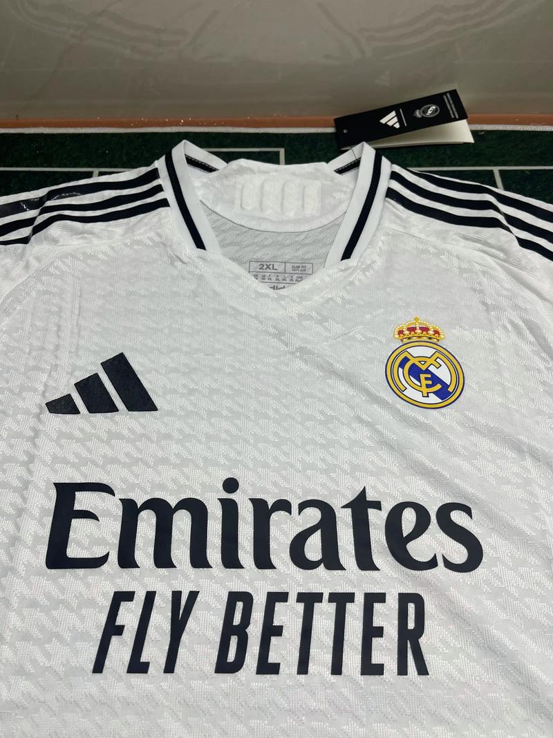 图片报：诺伊尔参加了拜仁周五训练，对阵弗赖堡可以首发上场